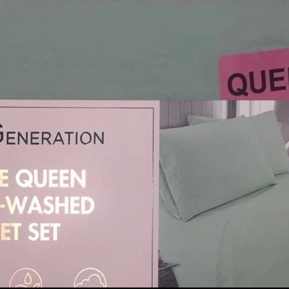 BCBGeneration Mint Green Queen Sheet Set
